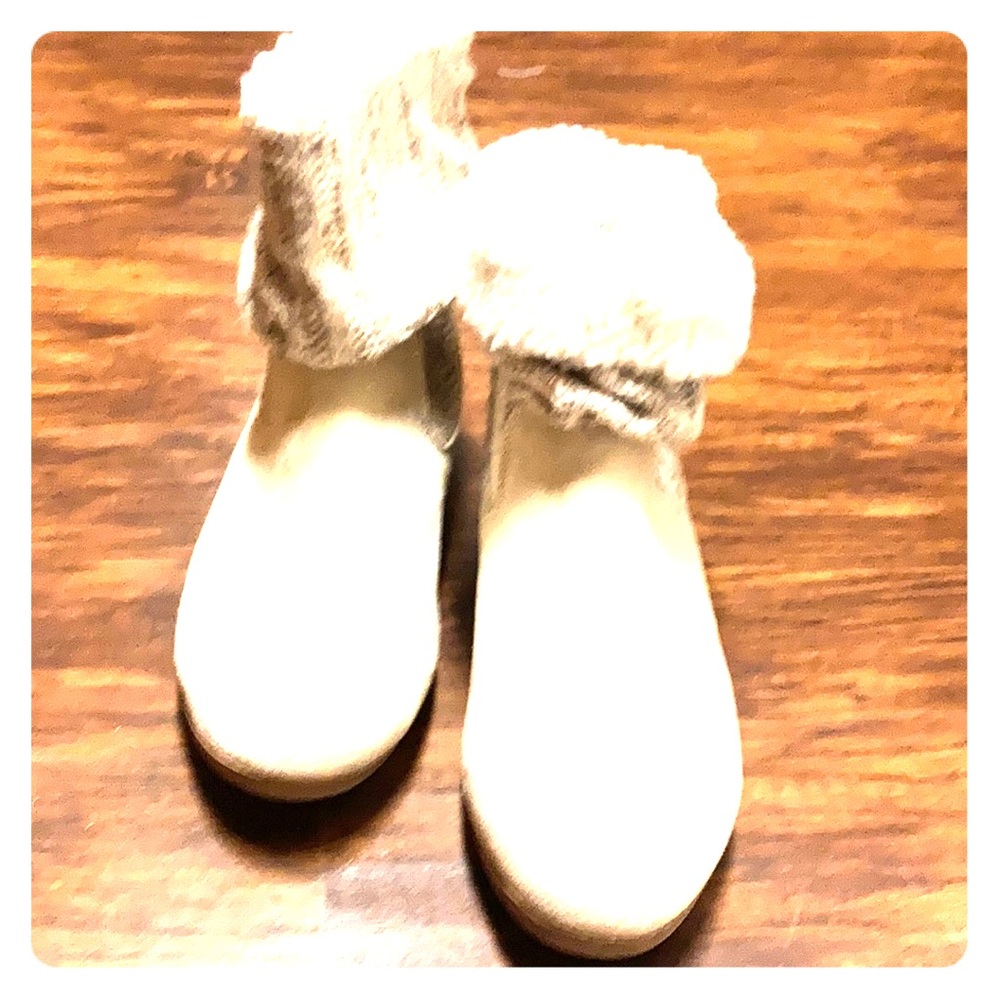Chic versatile bootie.